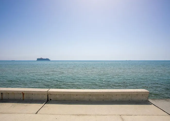 アパート Palmove Newly Build Seaview