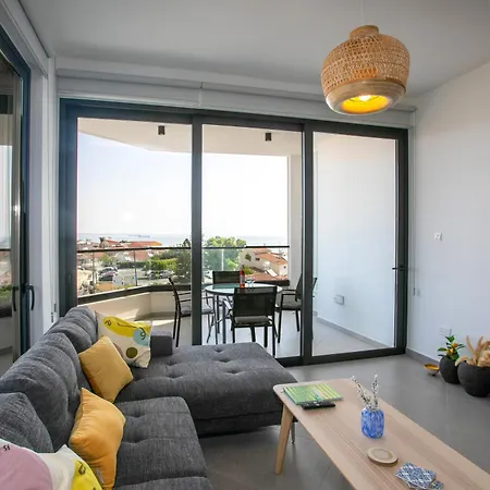 Palmove Newly Build Seaview Apartment Larnaka